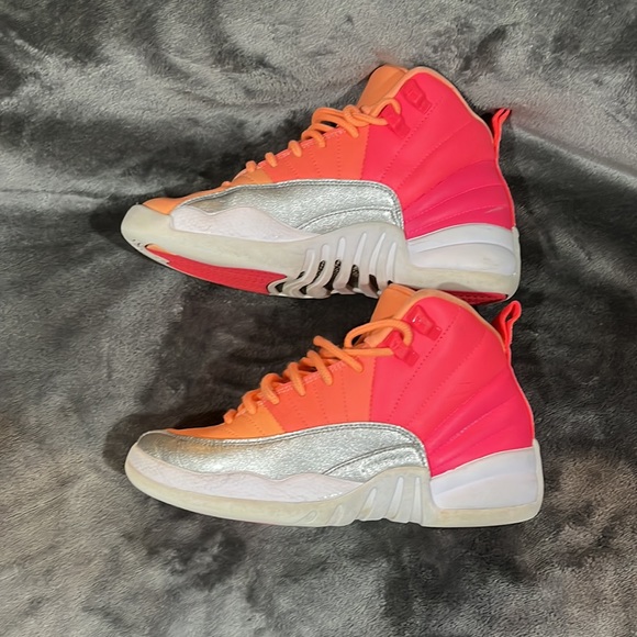 Jordan Retro XII Sunrise (GS) Sz 4Youth 4Y # 510815-601 Racer Pink/Hot Punch/Wht - Picture 2 of 6